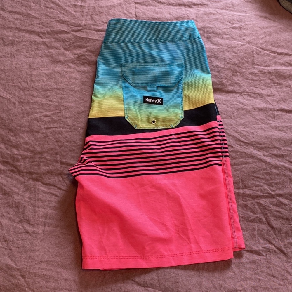 Men’s size 32 waist Hurley board shorts
